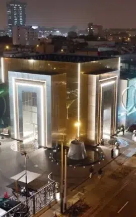 Un casino en Lima del tamaño de un palacio dorado