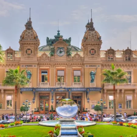 Como visitar o icônico Casino de Mônaco