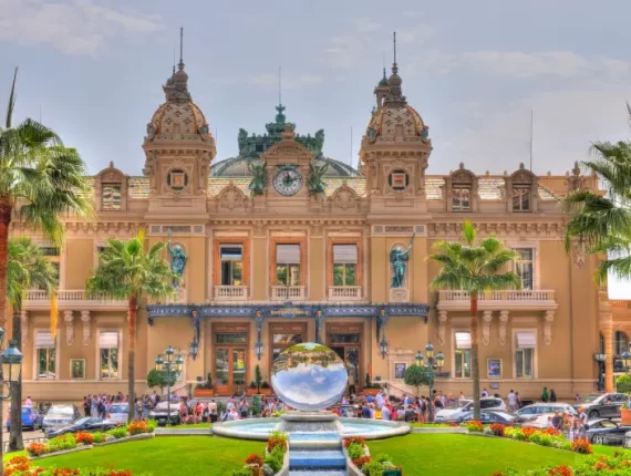Como visitar o icônico Casino de Mônaco