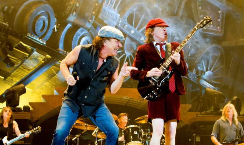 ACDC cantando The Jack
