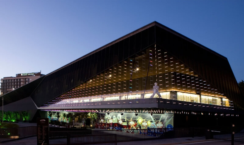Fachada del Gran Casino Costa Brava