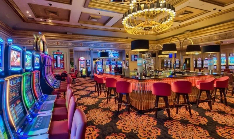 Main room of Dragonara Casino