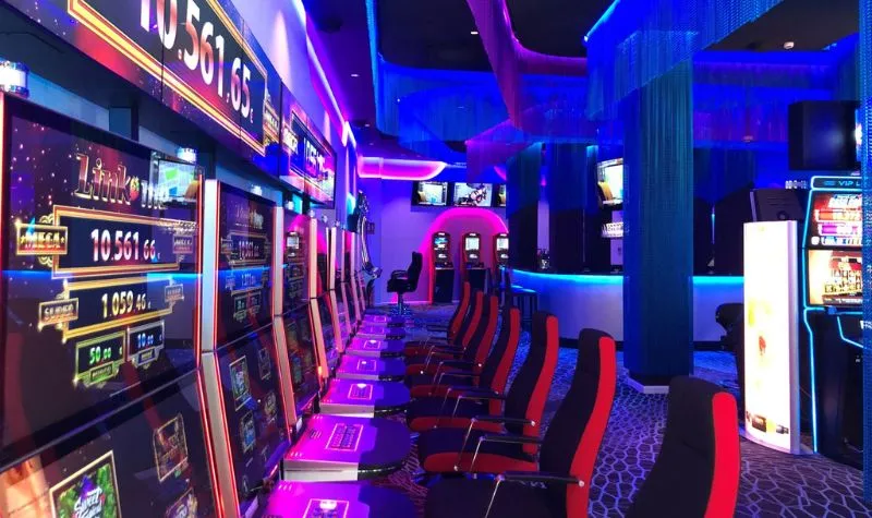 El renovado salón de juegos del Casino Marbella